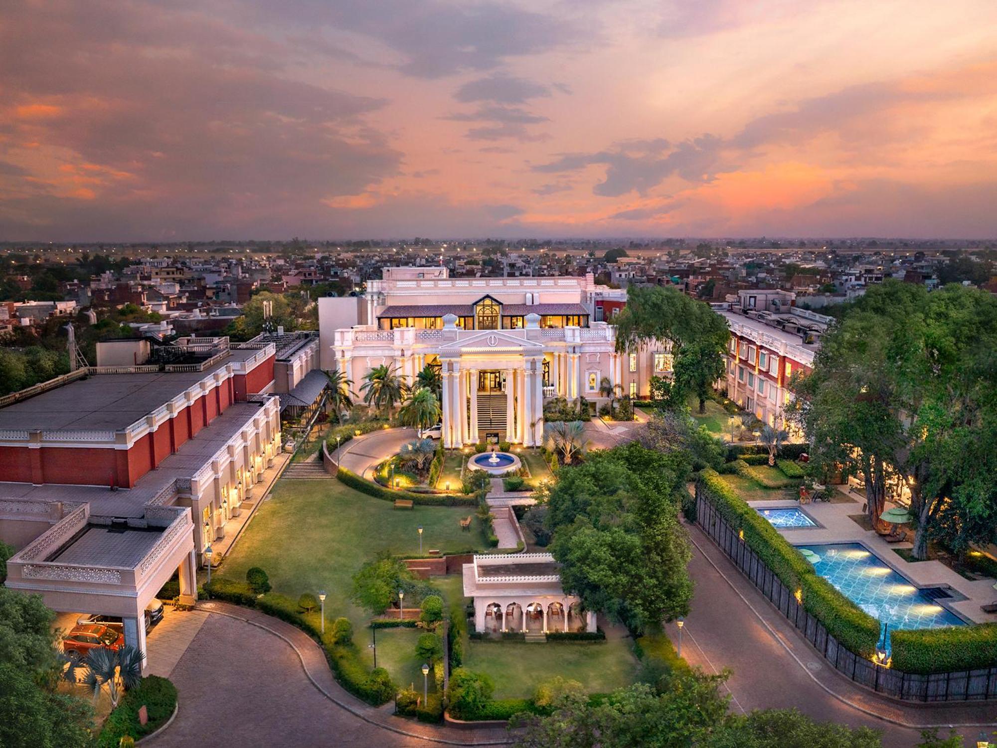 Welcomhotel By Itc Hotels, Raja Sansi, Амритсар Экстерьер фото